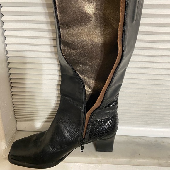 100% real leather boots. Size is 35 black color - Picture 2 of 5